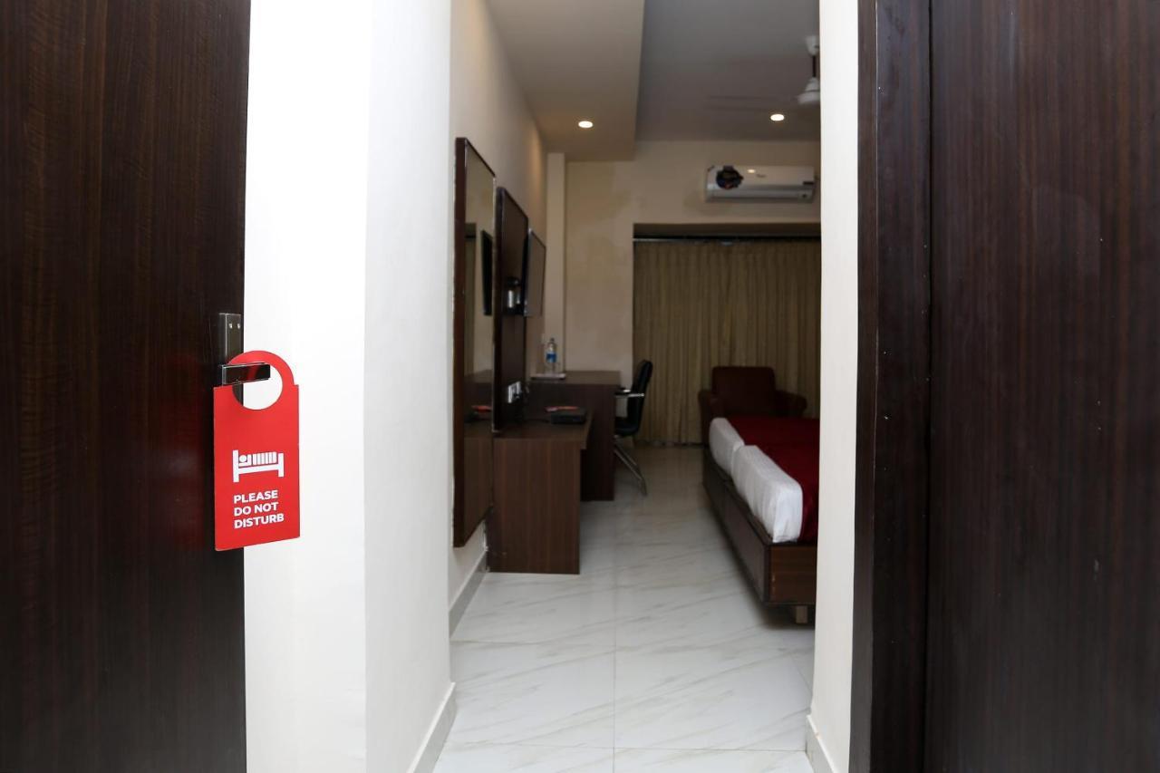 Hotel Railview Bhubaneswar Esterno foto