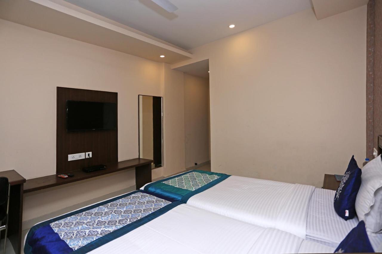 Hotel Railview Bhubaneswar Esterno foto