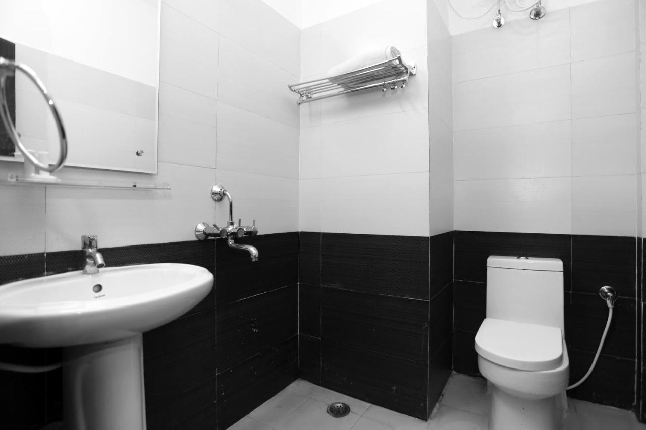 Hotel Railview Bhubaneswar Esterno foto