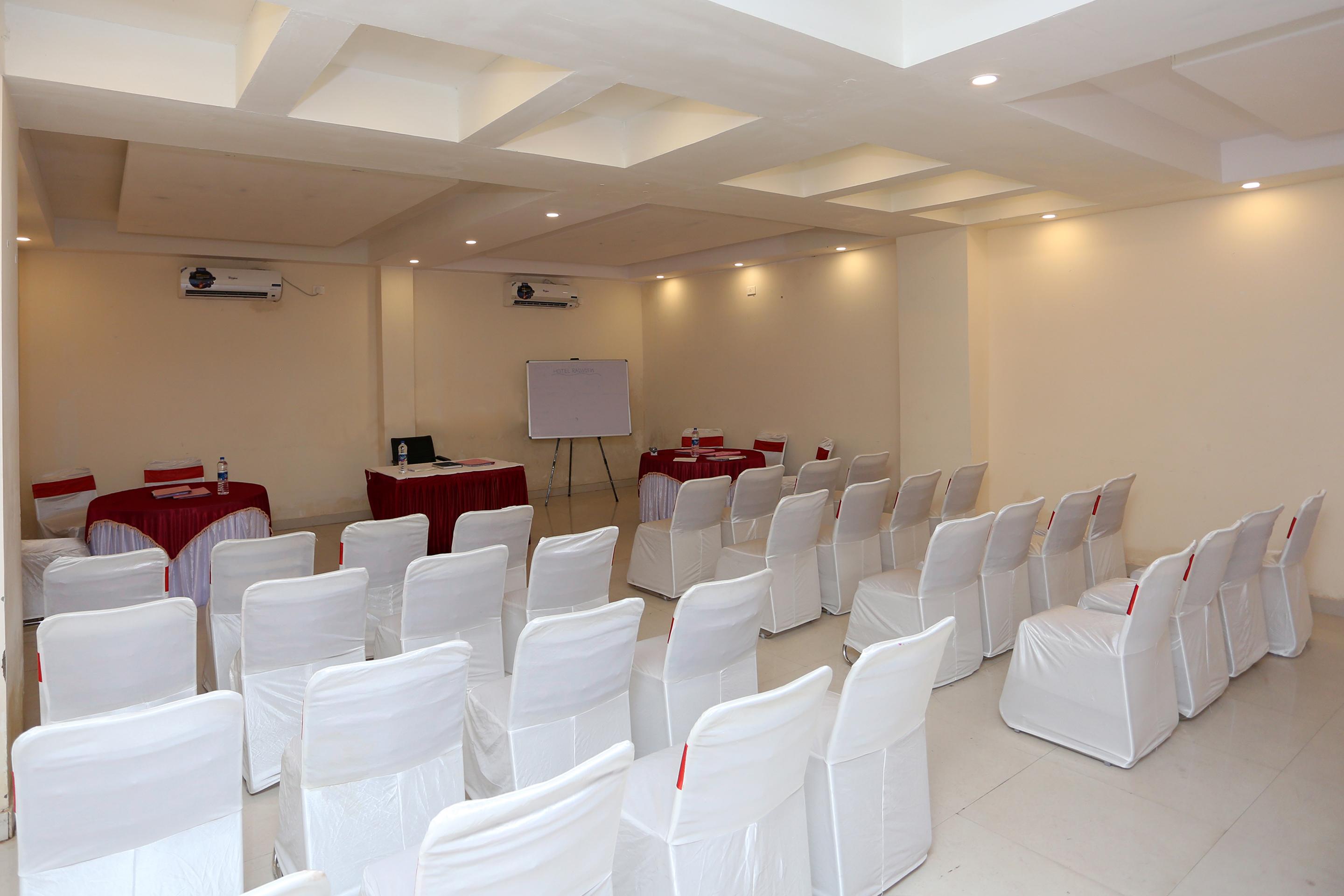Hotel Railview Bhubaneswar Esterno foto