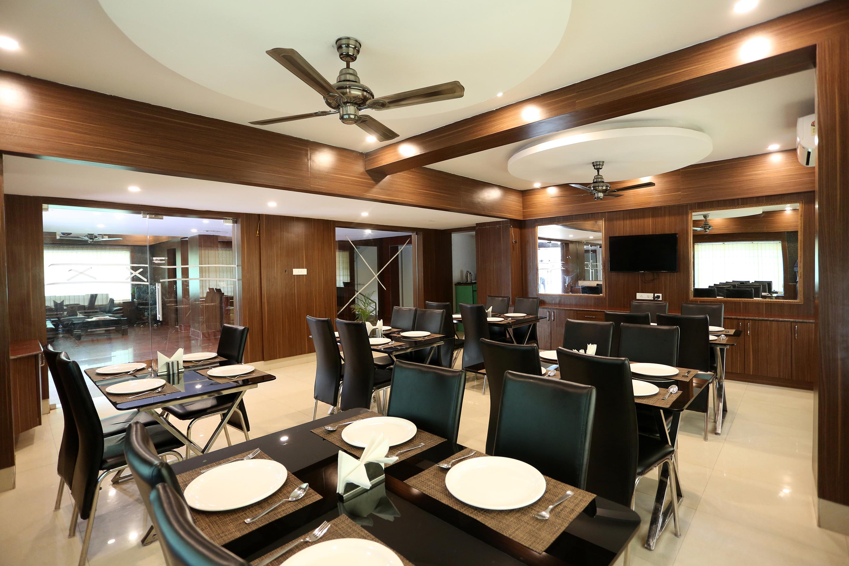 Hotel Railview Bhubaneswar Esterno foto