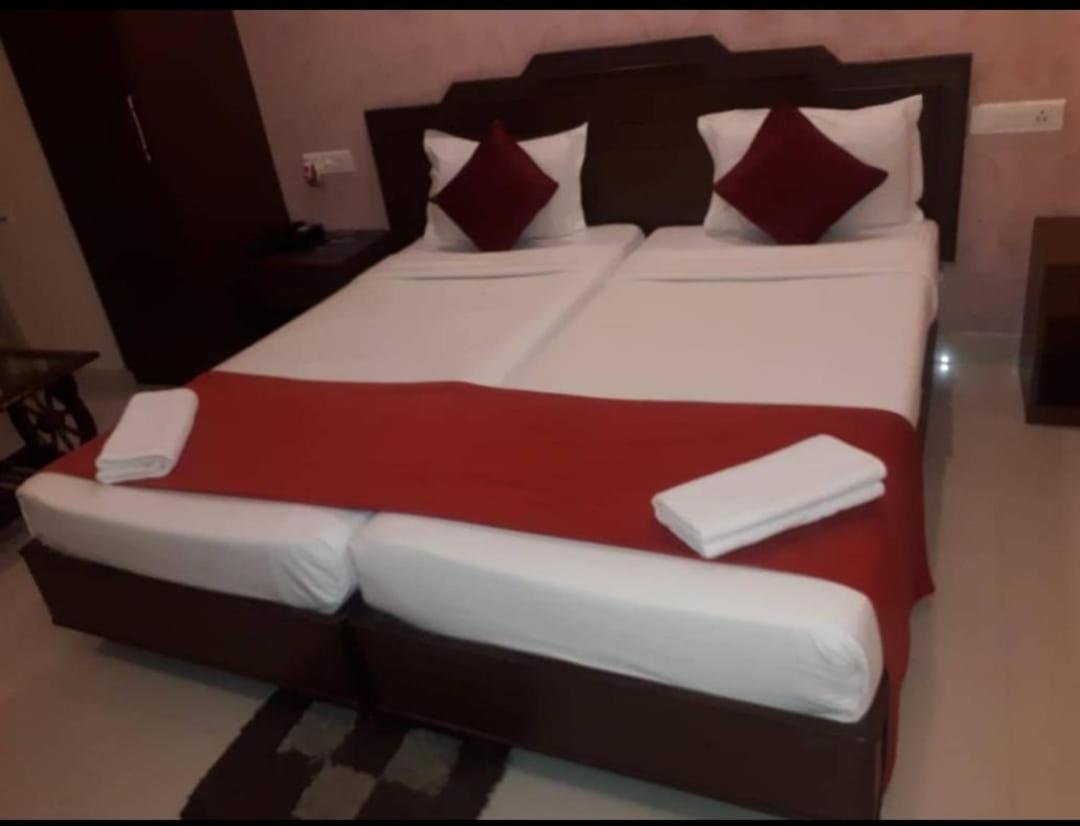 Hotel Railview Bhubaneswar Esterno foto